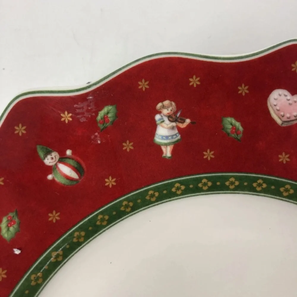 Villeroy & Boch Toy's Delight Red Salad Plate 9.5 in Holiday Christmas Tree